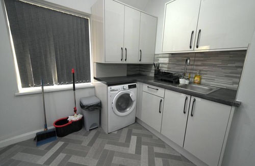 Telford Apartment | Telford - Apartment - Sleeps 5 - Flat 4
