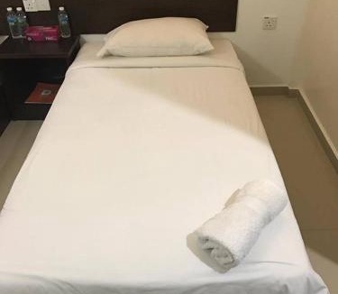 Dungun Hotel | Teluk Lipat Seaview Inn