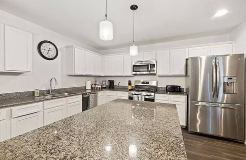 Tempe House | Tempe Delight with Heated Pool