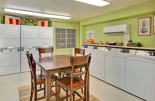 Tempe Hotel | Tempe's Hidden Gem! 4 Spacious Units, Full Kitchen, Seasonal Pool, Pets Allowed!