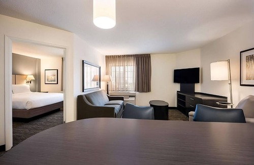 Tempe Hotel | Tempe's Hidden Gem! 4 Spacious Units, Full Kitchen, Seasonal Pool, Pets Allowed!