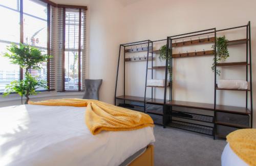 Vassall Apartment | Templar large garden flat