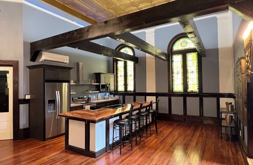Bainbridge House | Temple Beth El