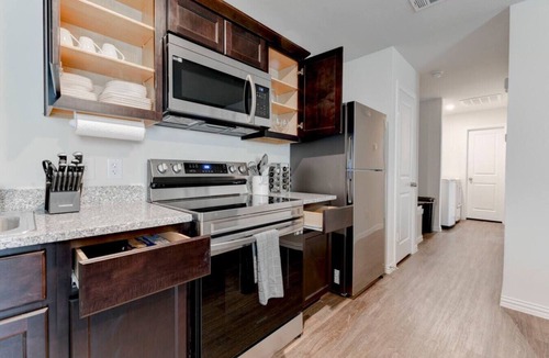Temple Apartment | Temple Elegant Urban Nest