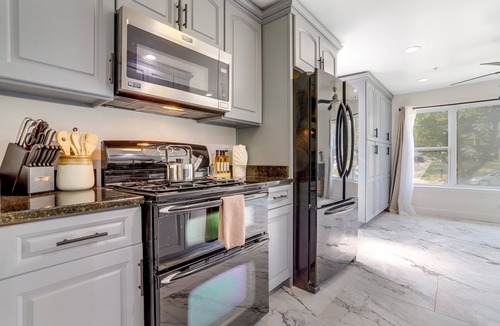 Camp Springs House | Temple Hills Home – Easy Access to DC, National Harbor, MGM & Joint Base Andrews