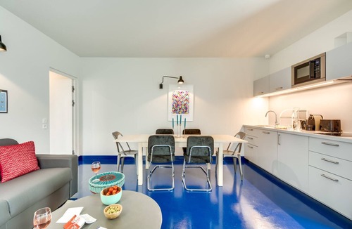Quartier Sainte-Avoye Apartment | Temple III - Three Bedroom Apartment, Sleeps 8
