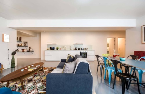 Quartier Sainte-Avoye Apartment | Temple IV - Three Bedroom Apartment, Sleeps 10