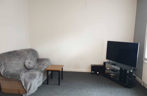 Leeds House | temporary house rent