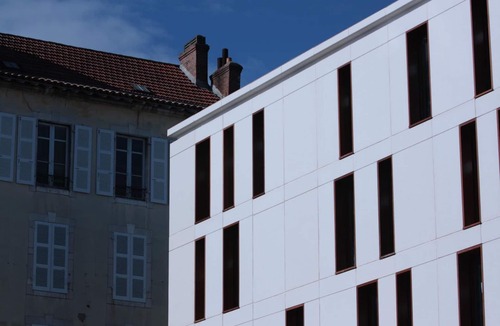 Bayonne House | Temporesidence Cathedrale