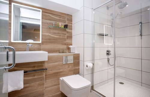 Newington Hotel | Ten Hill Place