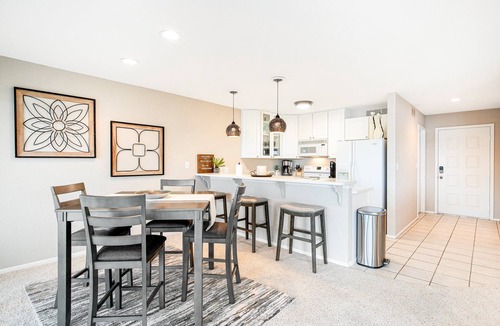 Village of Four Seasons Condo | Ten Minutes to "the Strip" - Amazing Lake Views