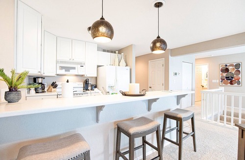Village of Four Seasons Condo | Ten Minutes to "the Strip" - Amazing Lake Views