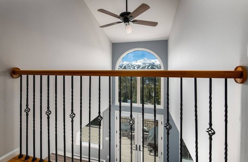 Forest Hills House | Ten Peaks Lookout Home: Incredible Views, Hot Tub