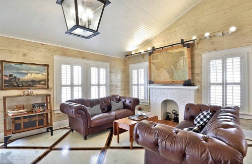 Sayles Blvd. Area House | Ten33 | Luxe Sayles District Experience, King Bed!