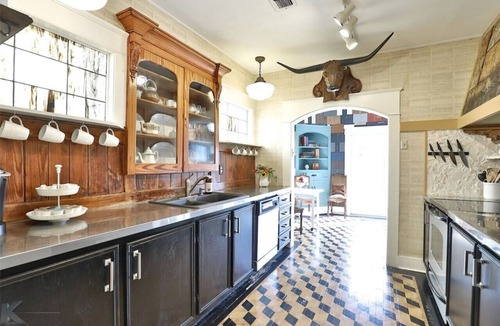 Sayles Blvd. Area House | Ten33 | Luxurious retreat in historic Abilene