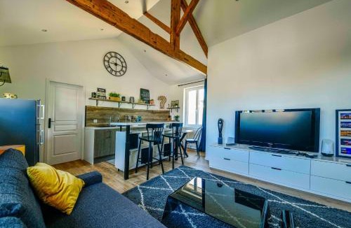 Saint-Etienne-des-Hautes-Terres Apartment | Tendance et Charmant F2