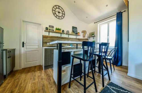 Saint-Etienne-des-Hautes-Terres Apartment | Tendance et Charmant F2