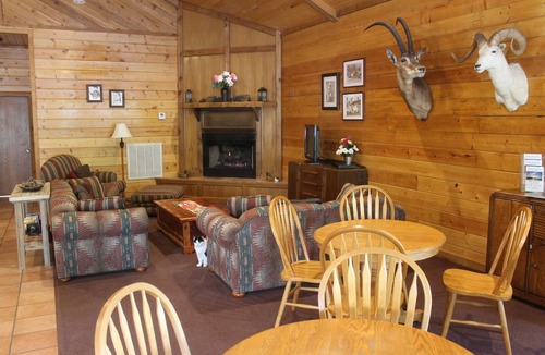 Pettit Hotel | Tenkiller Lodge