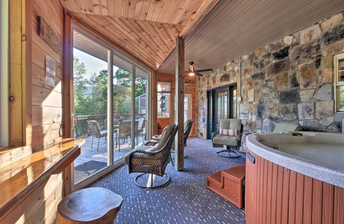 Chattanooga Cottage | Tenn River Cabin w/Hot Tub - 10 Mi to Chattanooga