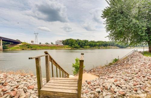 Morris Chapel House | Tennessee River Retreat: Multi-Level Deck & Views