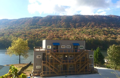 Chattanooga Condo | Tennessee's Grand Canyon! 10 Min From Downtown Chattanooga!