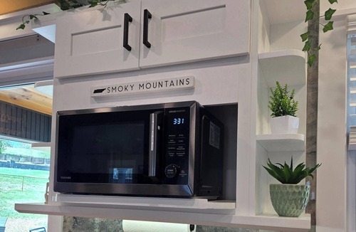 Maryville House | Tennessee Treasure at the Foothills of the Smoky Mountains. A Must See!