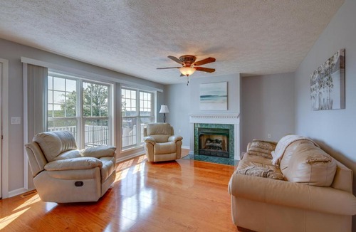 Lexington House | Tennessee Vacation Rental w/Balcony!
