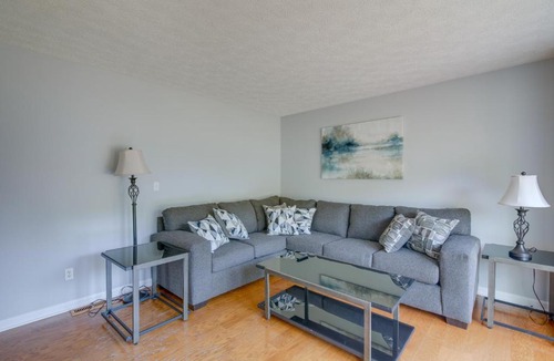 Lexington House | Tennessee Vacation Rental w/Balcony!