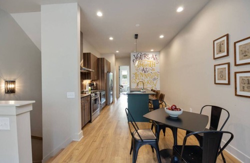 Radnor House | Tennessee Whiskey Townhome - 4BD/4.5BTH