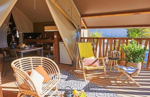 Concourson-sur-Layon Other | Tente confortable - 4 pers. - API-1-52-2628