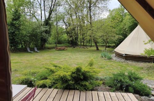 Entraigues Other | Tente de 4 personnes en pleine nature
