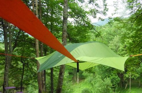 Massat Other | Tente suspendue sous les étoiles vue nature expérience unique