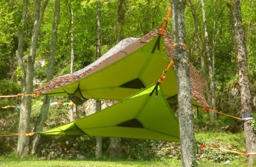 Massat Other | Tente suspendue sous les étoiles vue nature expérience unique
