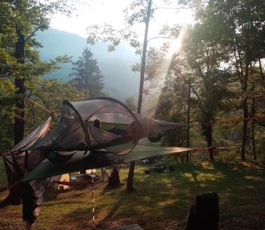Massat Other | Tente suspendue sous les étoiles vue nature expérience unique