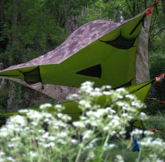 Massat Other | Tente suspendue sous les étoiles vue nature expérience unique