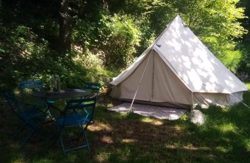 Burzet Other | Tente Tipi en plein cœur d'une forêt