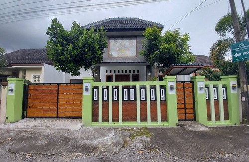 Prambanan House | Tentrem Homestay by FH Stay