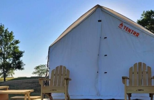 Loup City RV Rental | Tentrr State Park Site - Nebraska Sherman SRA – Redwood Lakeview B – Single Ca