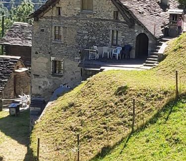 Cerentino House | Tepilanti