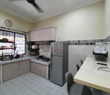 Batu Gajah House | Teratak Ayuni with Private pool