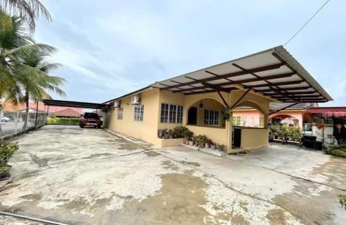 Kampung Mengkuang House | Teratak LS Homestay