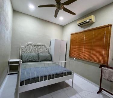 Kampung Mengkuang House | Teratak LS Homestay