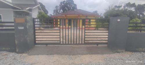 Peringat House | TERATAK SINGGAH AmrieJie