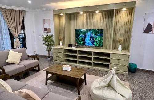 Bukit Kecil House | Terengganu Inn