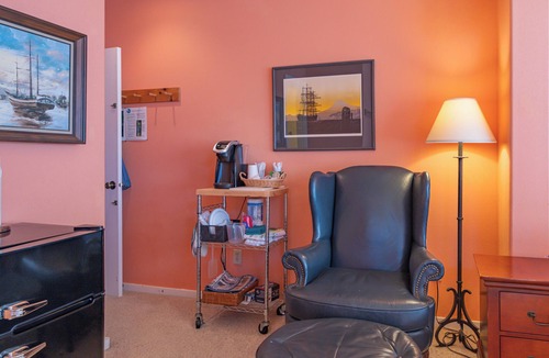 Tolovana Park Apartment | Tern Inn North- Private Suite-Close to Beach-Fireplace-Peaceful