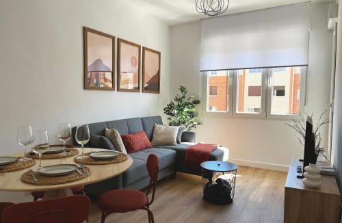 Santo Domingo de la Calzada Apartment | Terraza en el centro del espolón