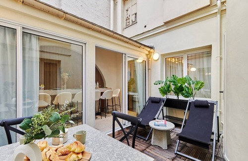 Porte-Dauphine Apartment | Terrace apartment Trocadero Eiffel Tower by Studio Prestige