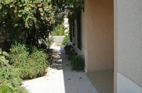 El Moncayo House | Terrace bungalow, sleeps 4-5, 50 m from the sandy beach & close to the centre