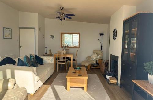 Aberdovey House | Terrace by the Tide