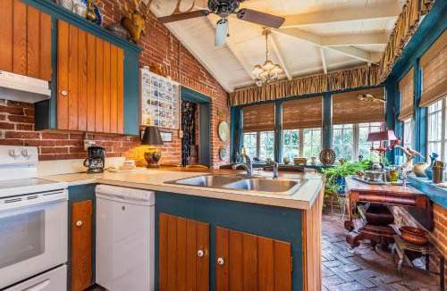 Natchez House | Terrace Carriage House